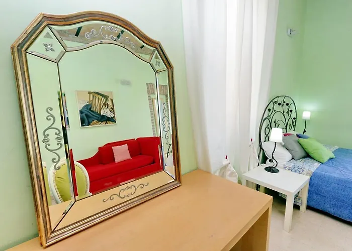 Vintage 4 Bedrooms 20' Colosseum Rome